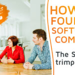 The trimplement co-founders Thijs Reus, Natallia Martchouk und Matthias Gall sitting together and discussing the foundation of their software company trimplement